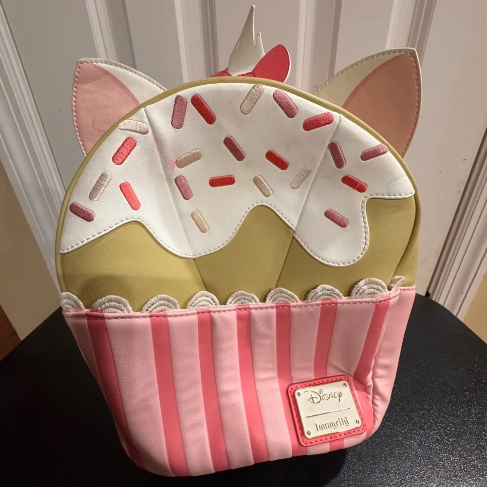 Disney loungefly Japan Tokyo  Pink and White Marie aristocrat Cupcake backpack